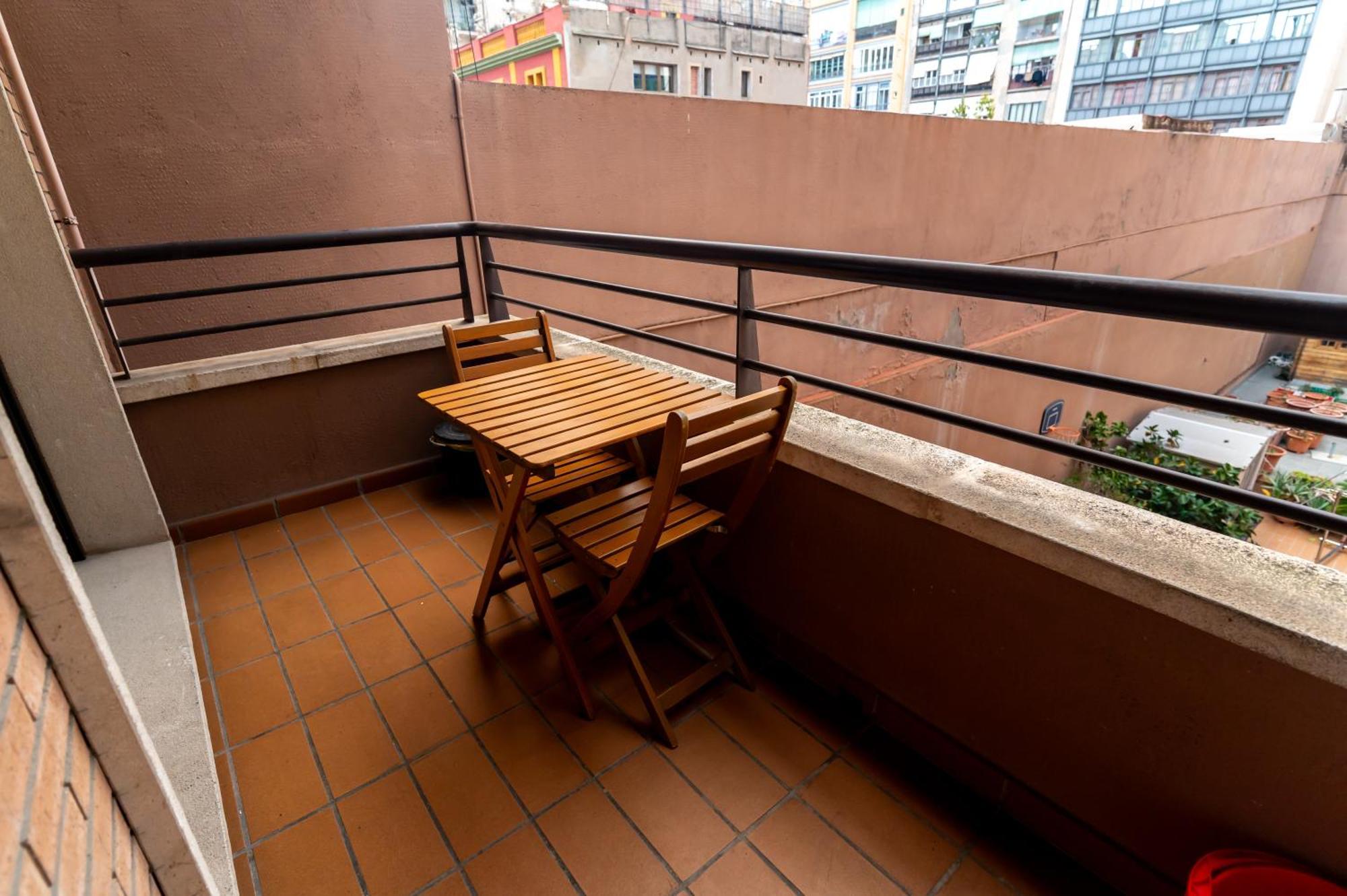 Ferienwohnung Comfy Downtown + Private Terrace Barcelona Exterior foto