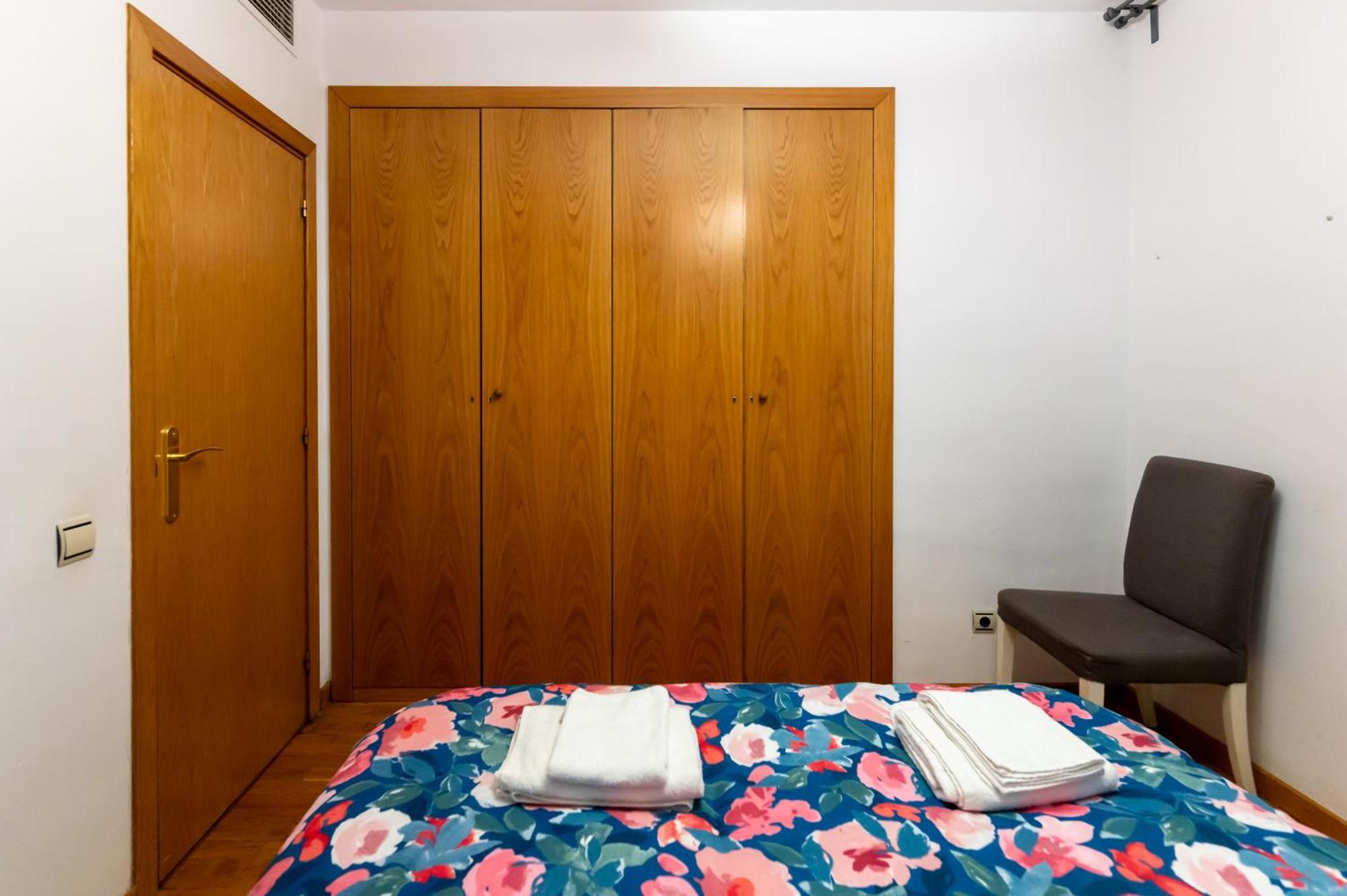 Ferienwohnung Comfy Downtown + Private Terrace Barcelona Exterior foto
